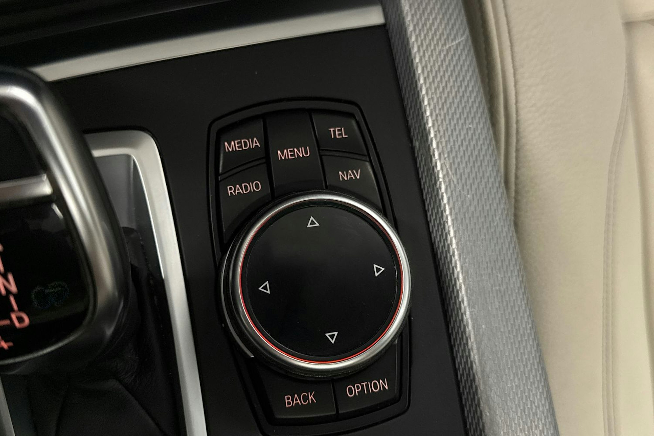 musta BMW X5 2014 kuva 36.