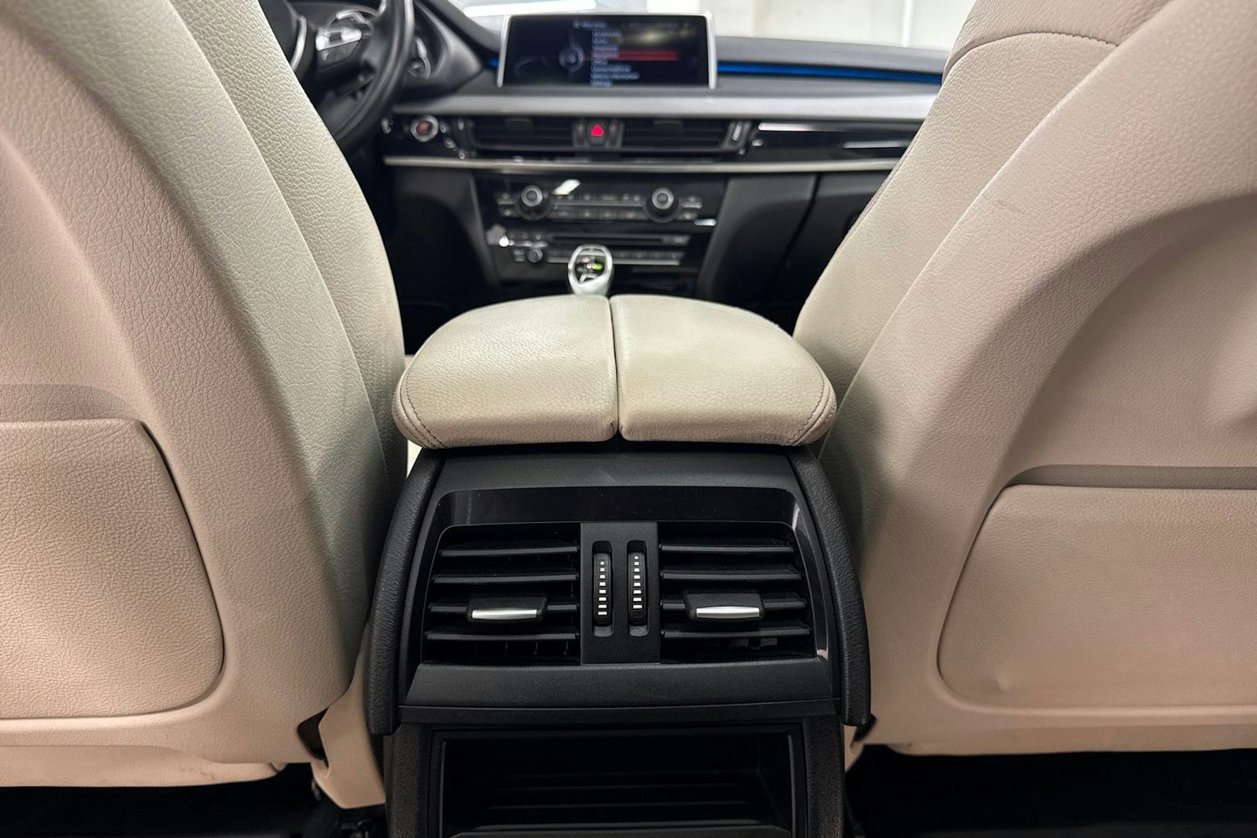 musta BMW X5 2014 kuva 39.