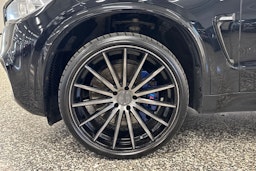 musta BMW X5 2014 kuva 44.