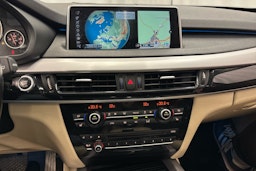 sininen BMW X5 2014 kuva 23.