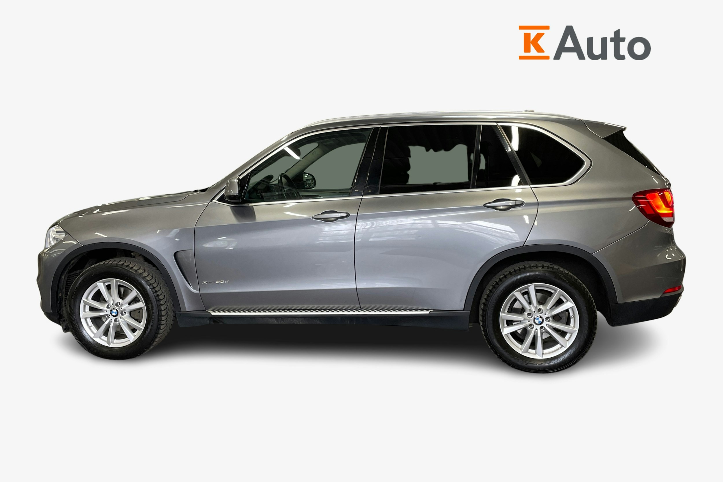 Harmaa BMW X5 2015 kuva 5.