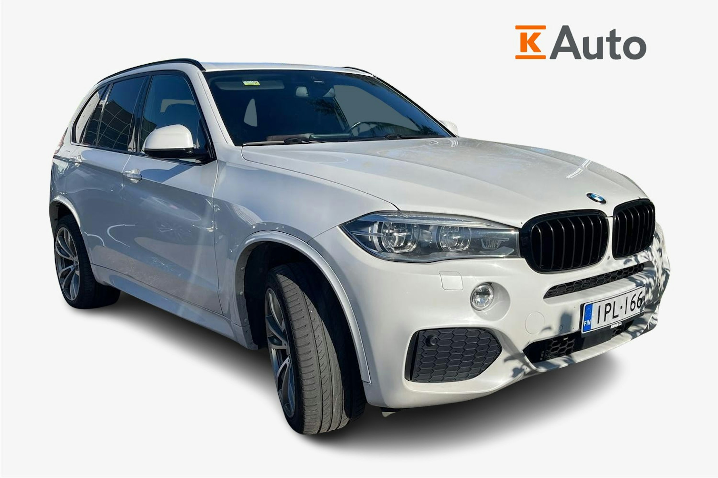 valkoinen BMW X5 2015 kuva 1.