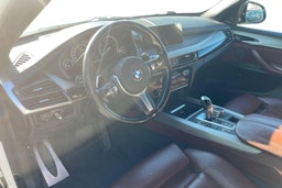 valkoinen BMW X5 2015 kuva 3.