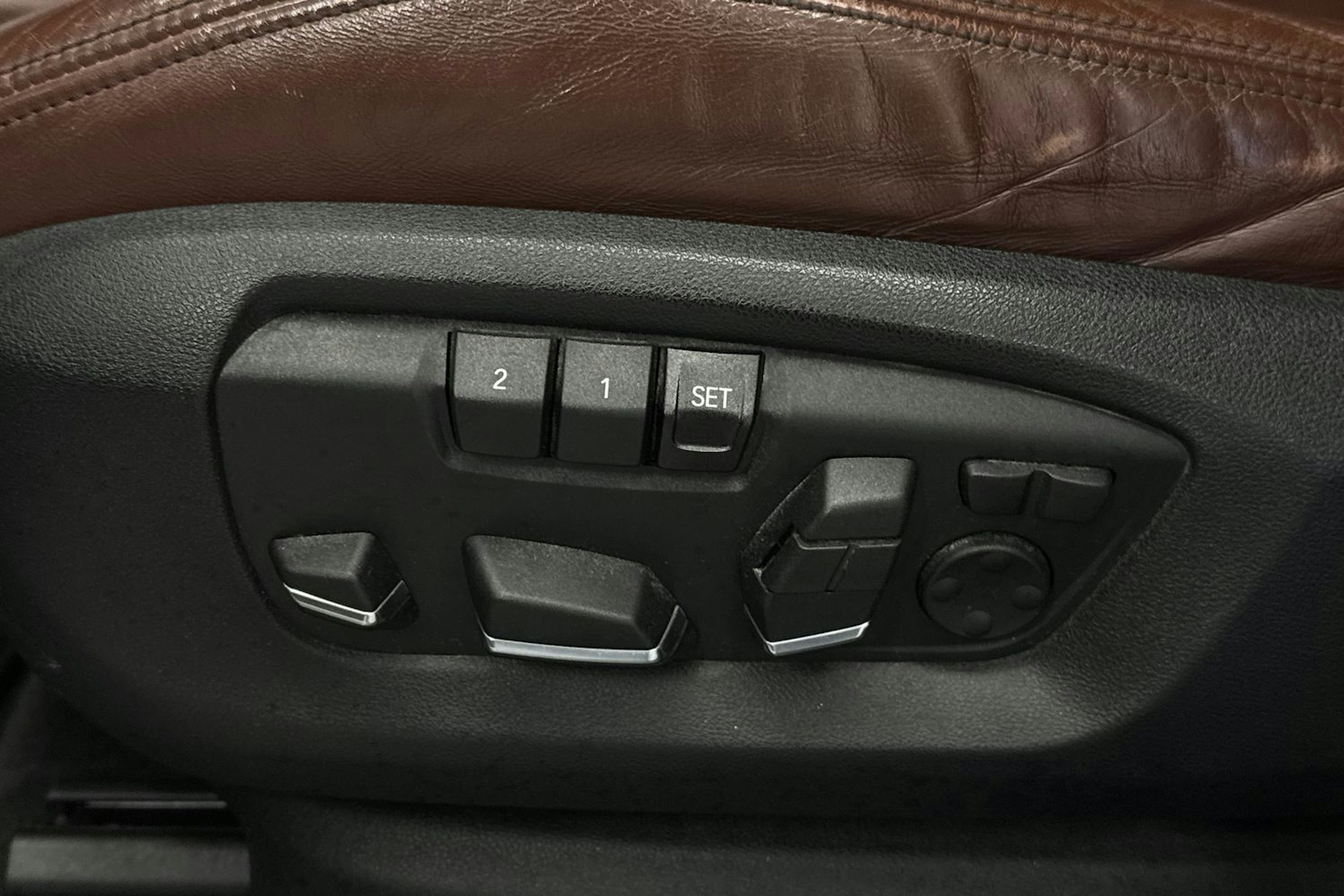 valkoinen BMW X5 2015 kuva 13.