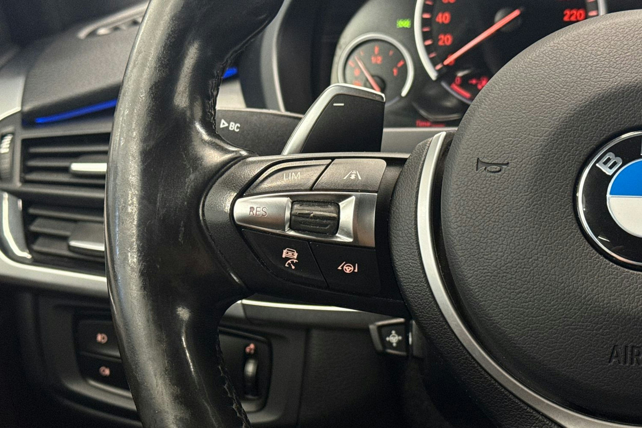 valkoinen BMW X5 2015 kuva 15.