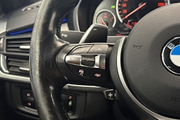 valkoinen BMW X5 2015 kuva 15.