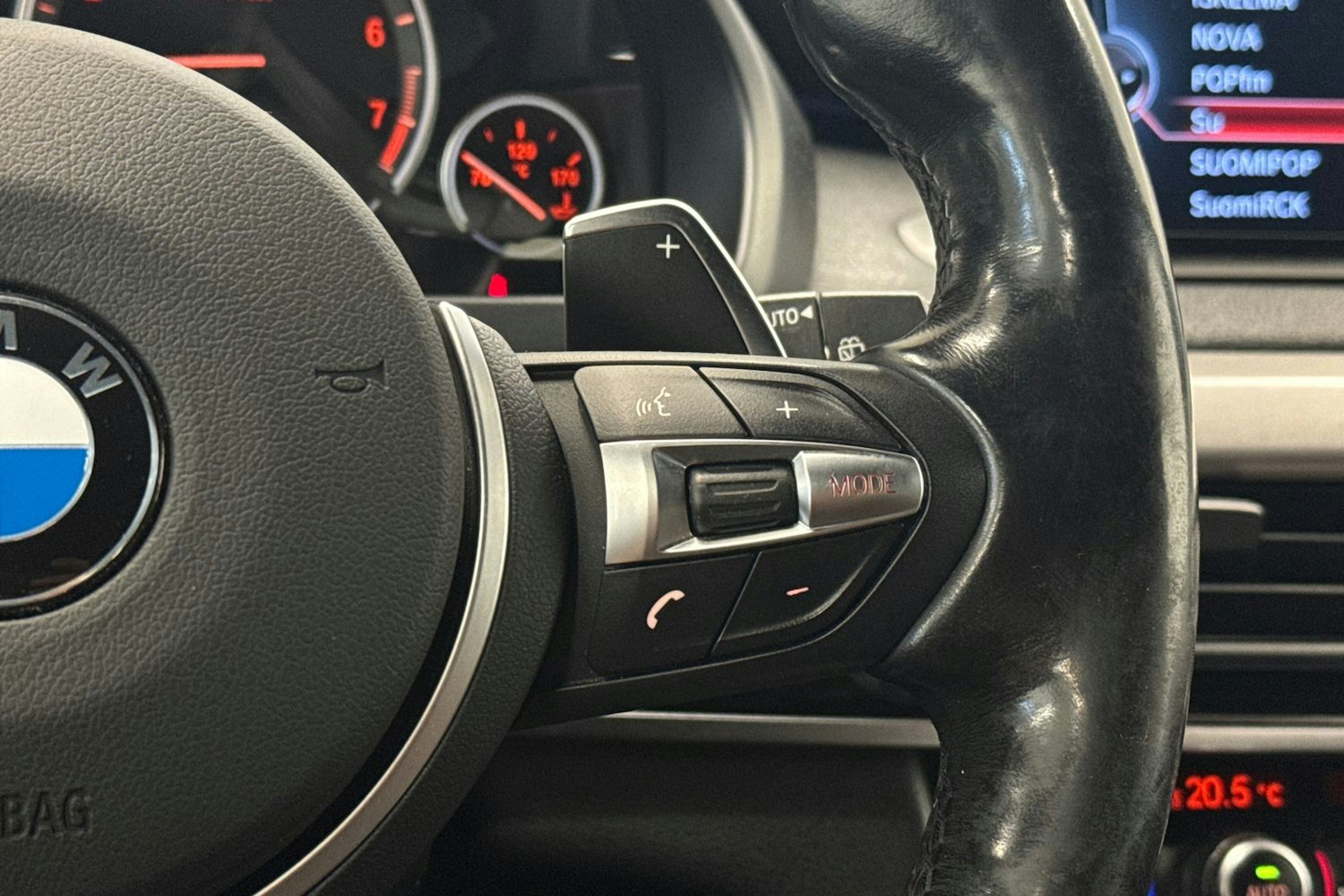 valkoinen BMW X5 2015 kuva 16.