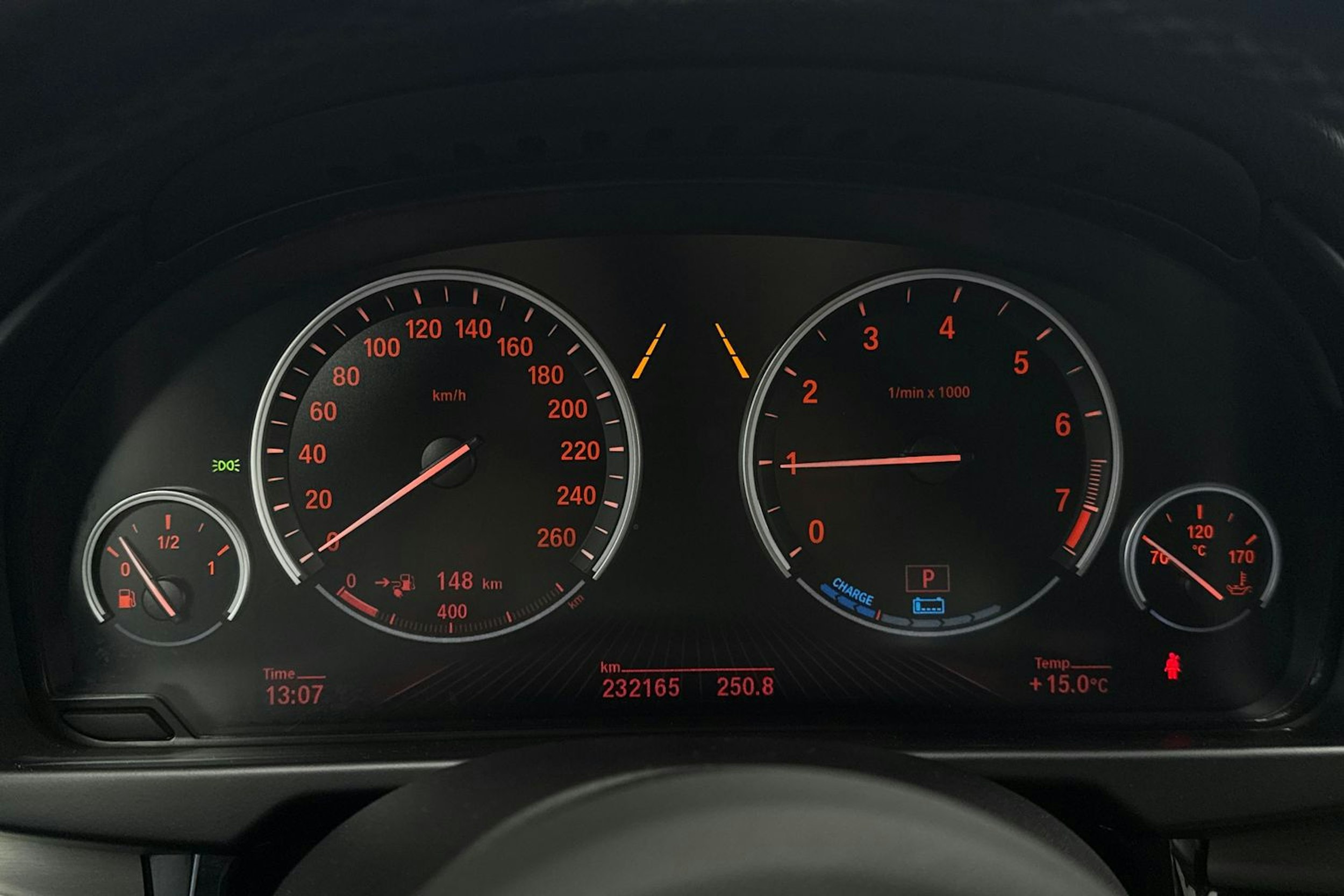 valkoinen BMW X5 2015 kuva 17.