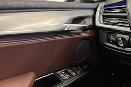 valkoinen BMW X5 2015 kuva 19.