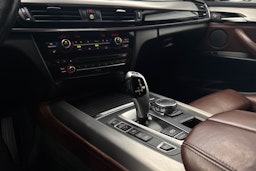 valkoinen BMW X5 2015 kuva 21.