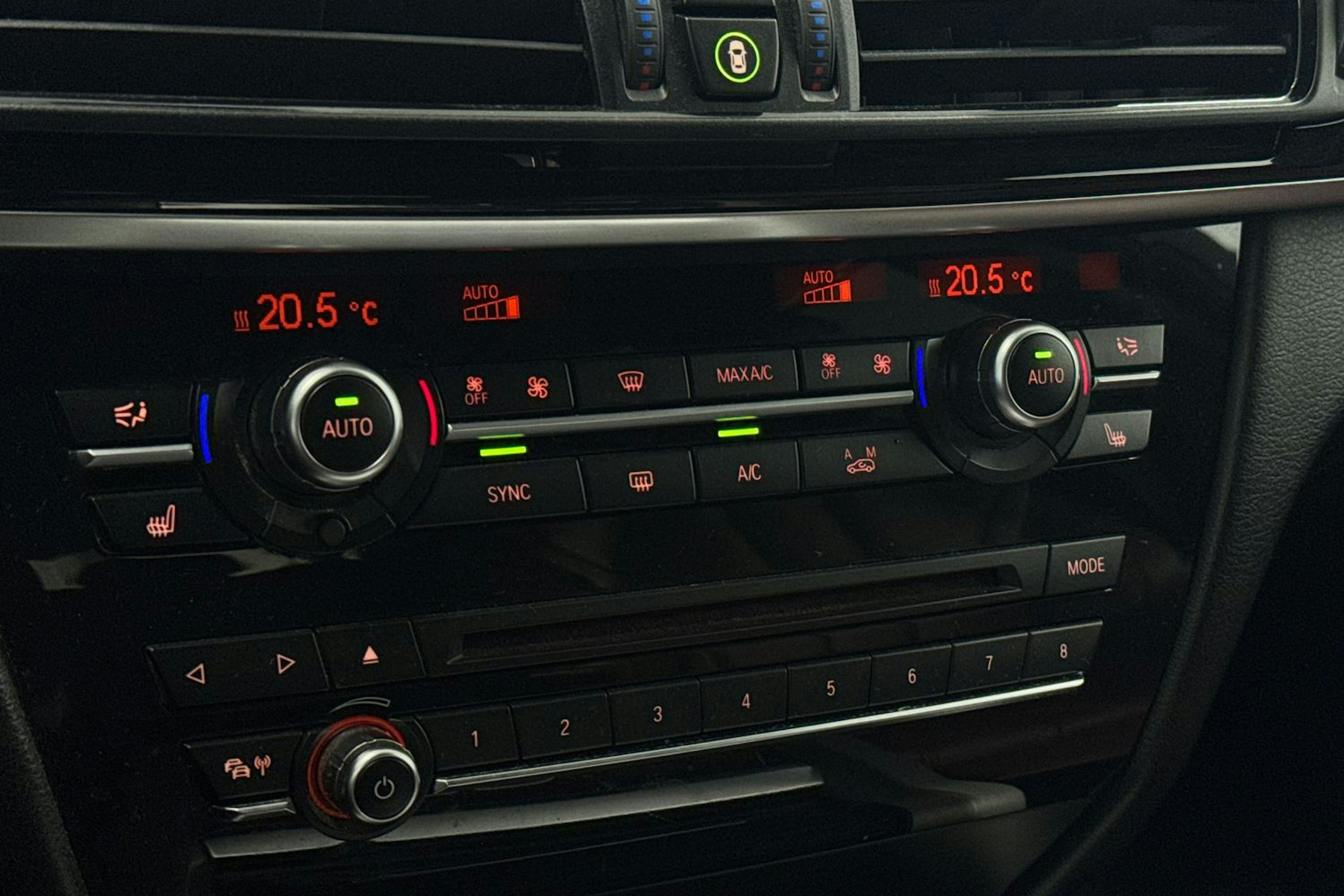 valkoinen BMW X5 2015 kuva 25.