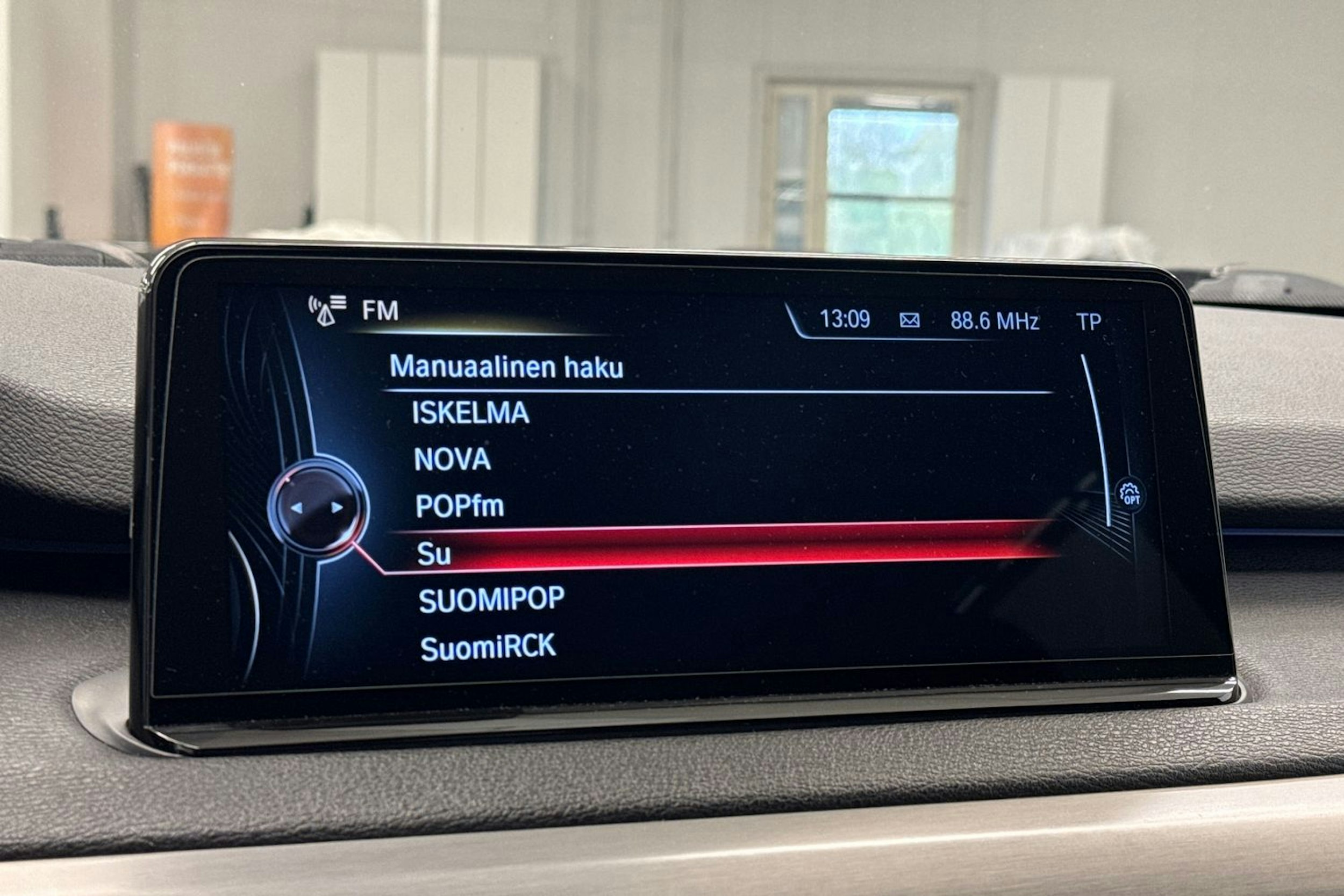 valkoinen BMW X5 2015 kuva 27.