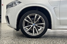 valkoinen BMW X5 2015 kuva 42.
