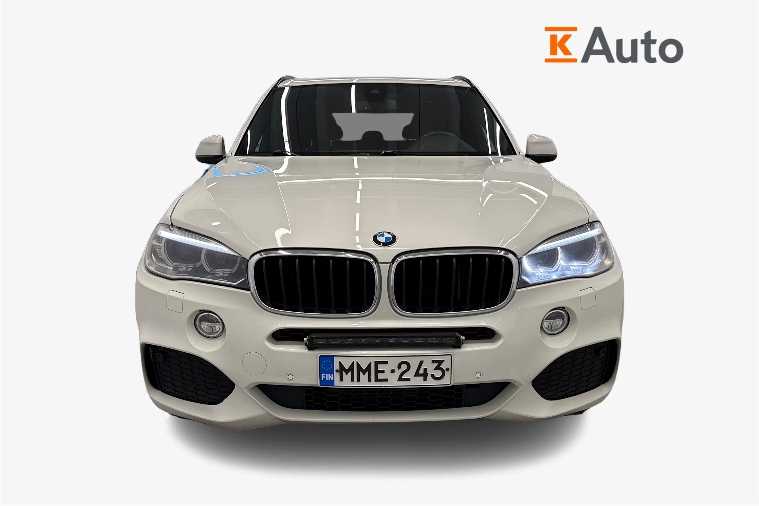 valkoinen BMW X5 2015 kuva 4.