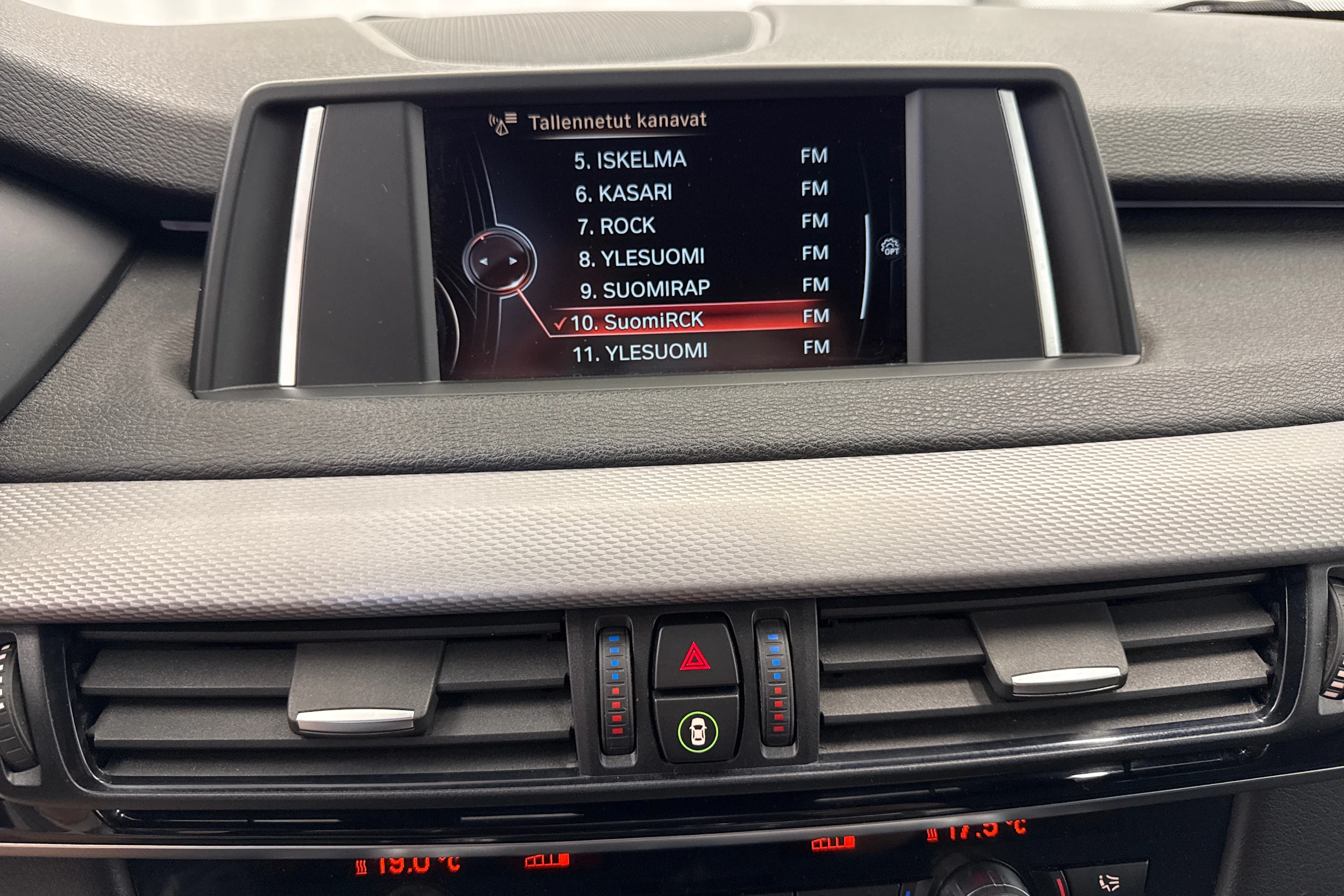 valkoinen BMW X5 2015 kuva 14.