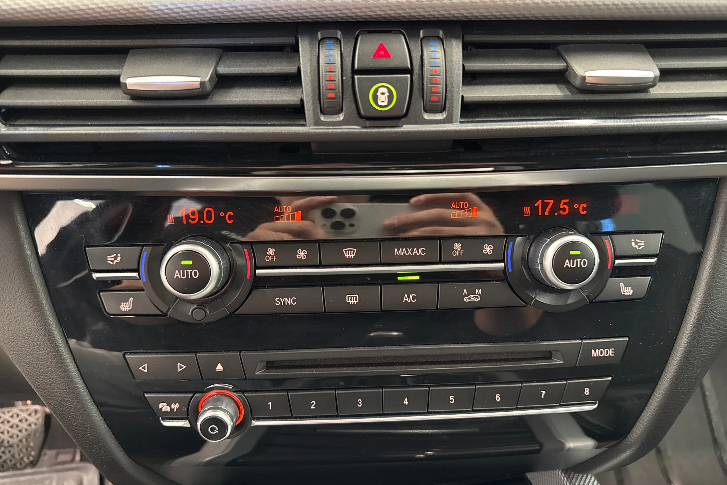 valkoinen BMW X5 2015 kuva 15.