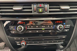 valkoinen BMW X5 2015 kuva 15.