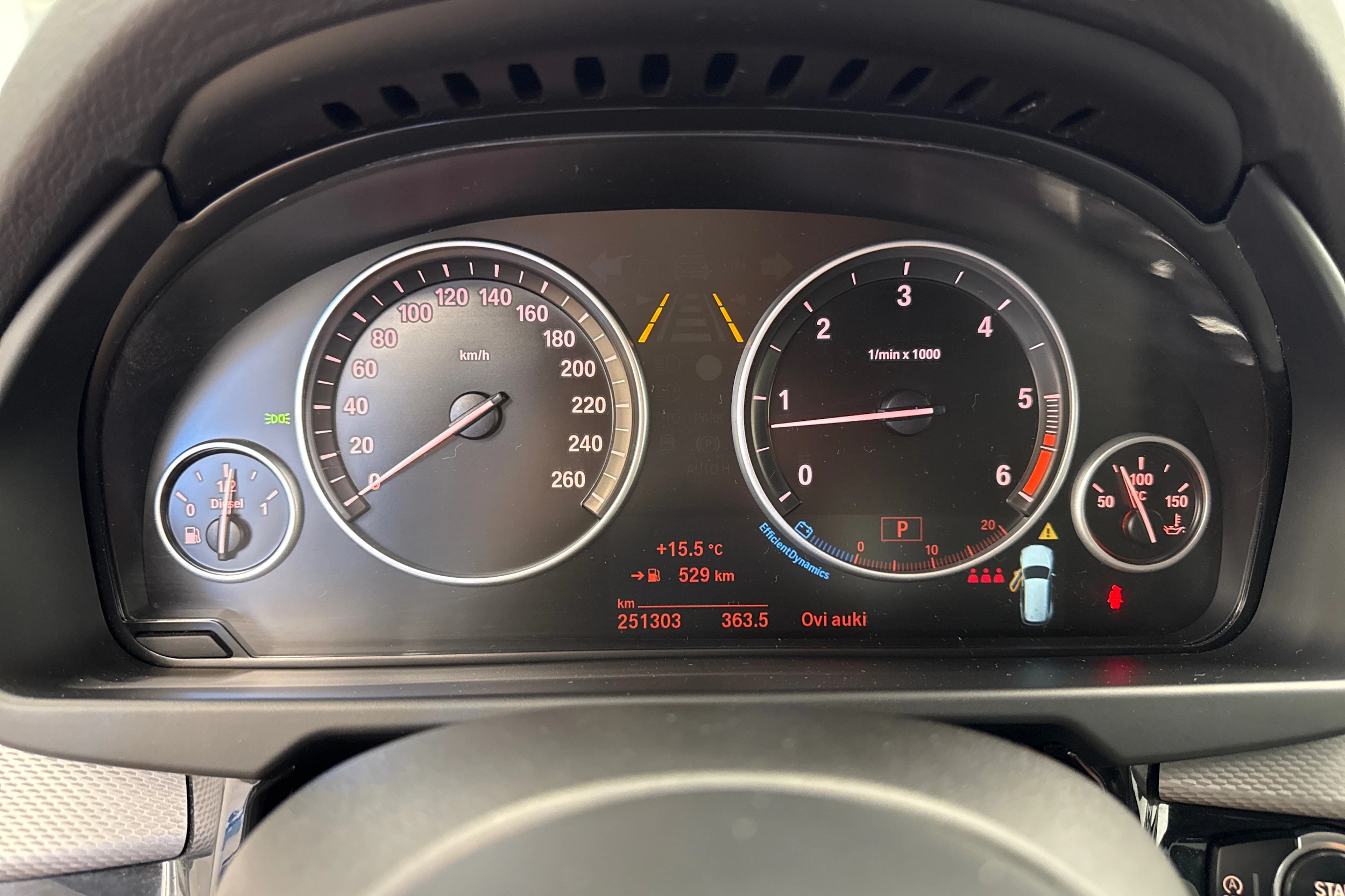 valkoinen BMW X5 2015 kuva 17.