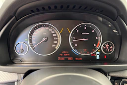 valkoinen BMW X5 2015 kuva 17.