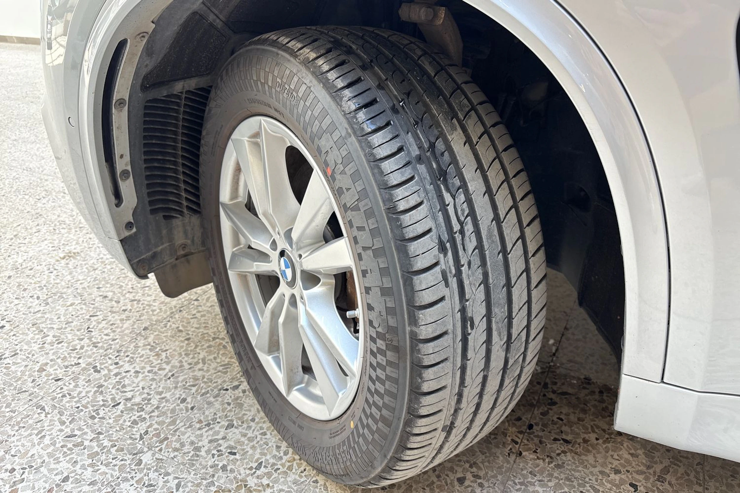 hopea BMW X5 2016 kuva 13.