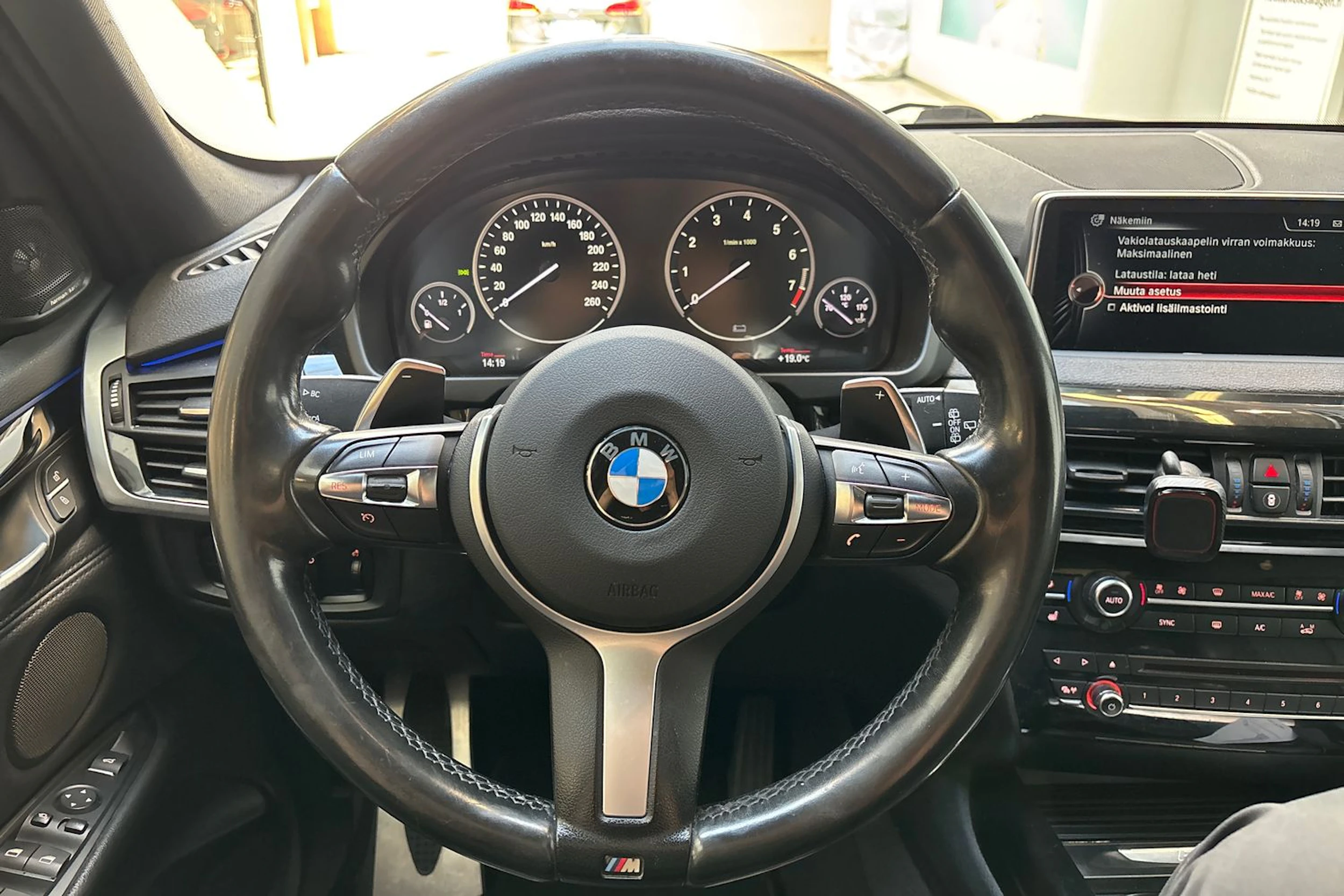hopea BMW X5 2016 kuva 22.