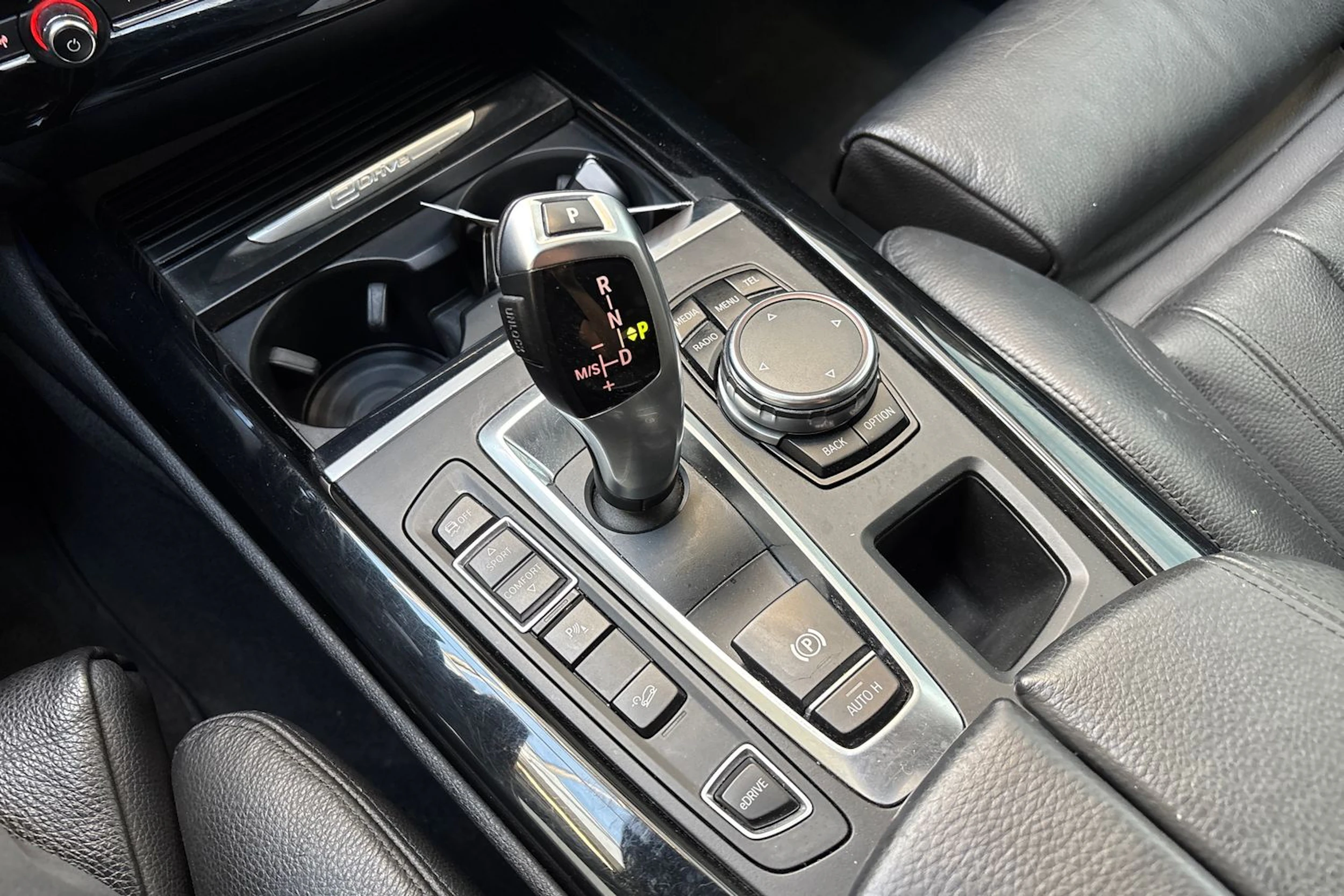 hopea BMW X5 2016 kuva 24.