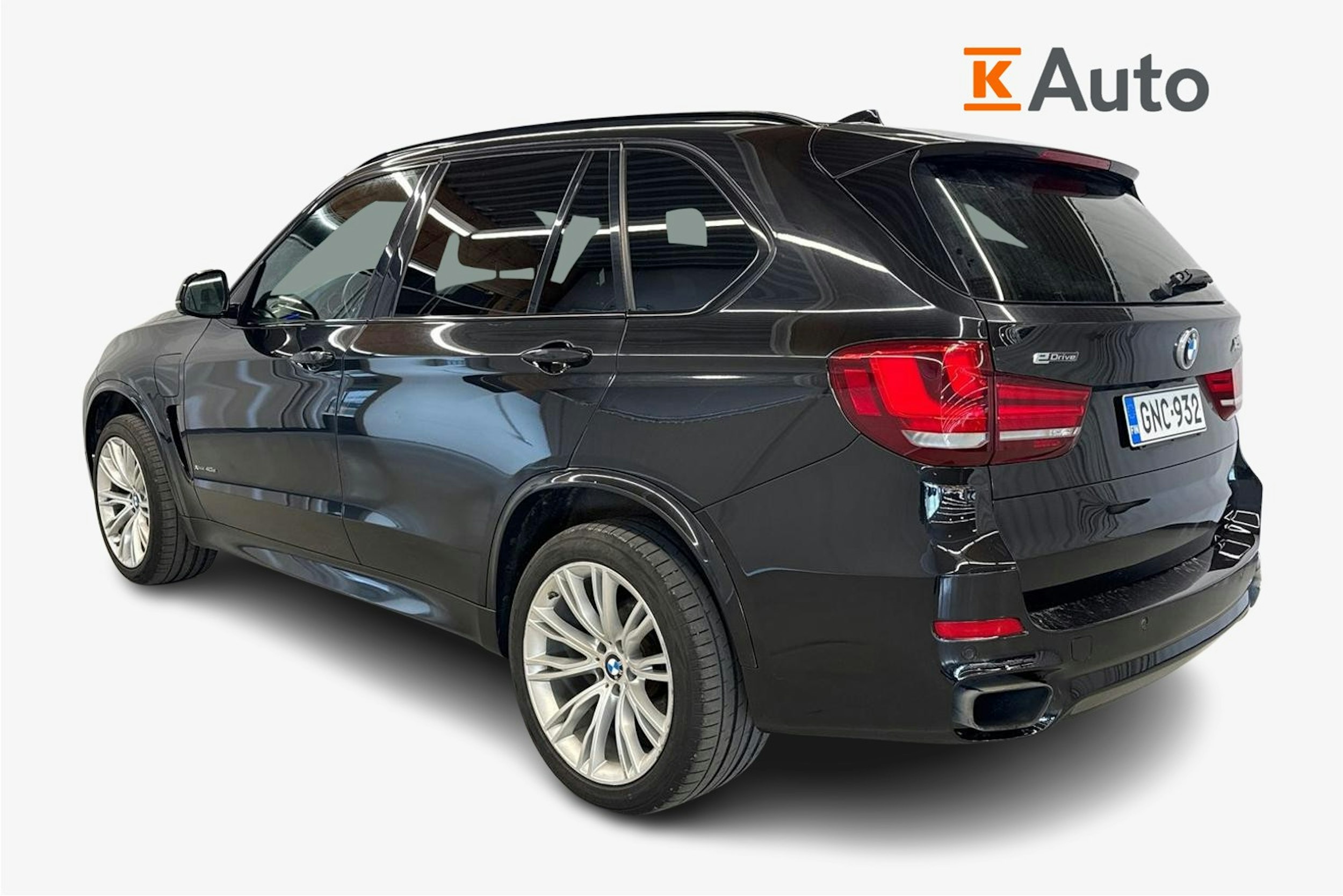 musta BMW X5 2016 kuva 2.