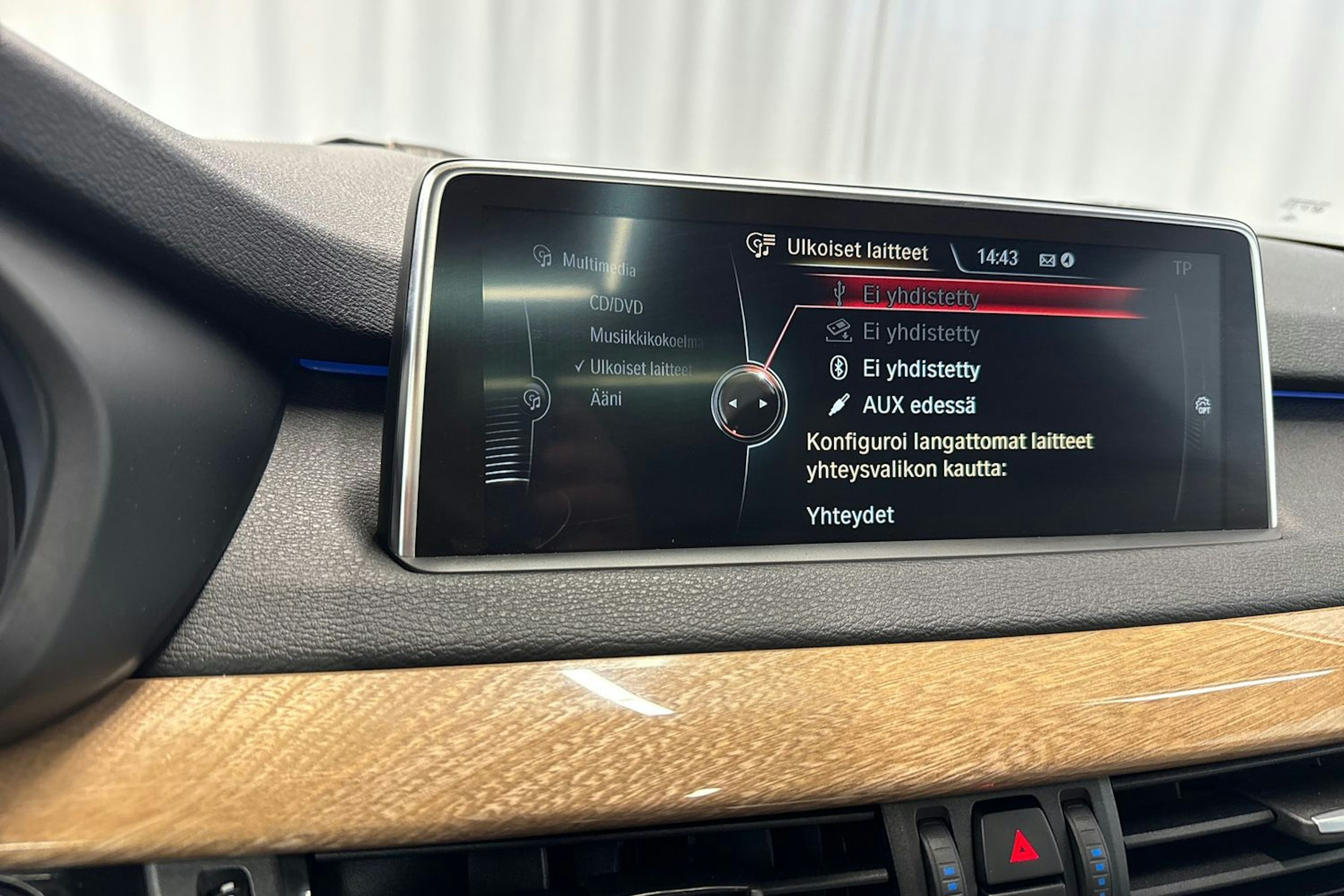 musta BMW X5 2016 kuva 31.
