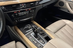 musta BMW X5 2016 kuva 35.