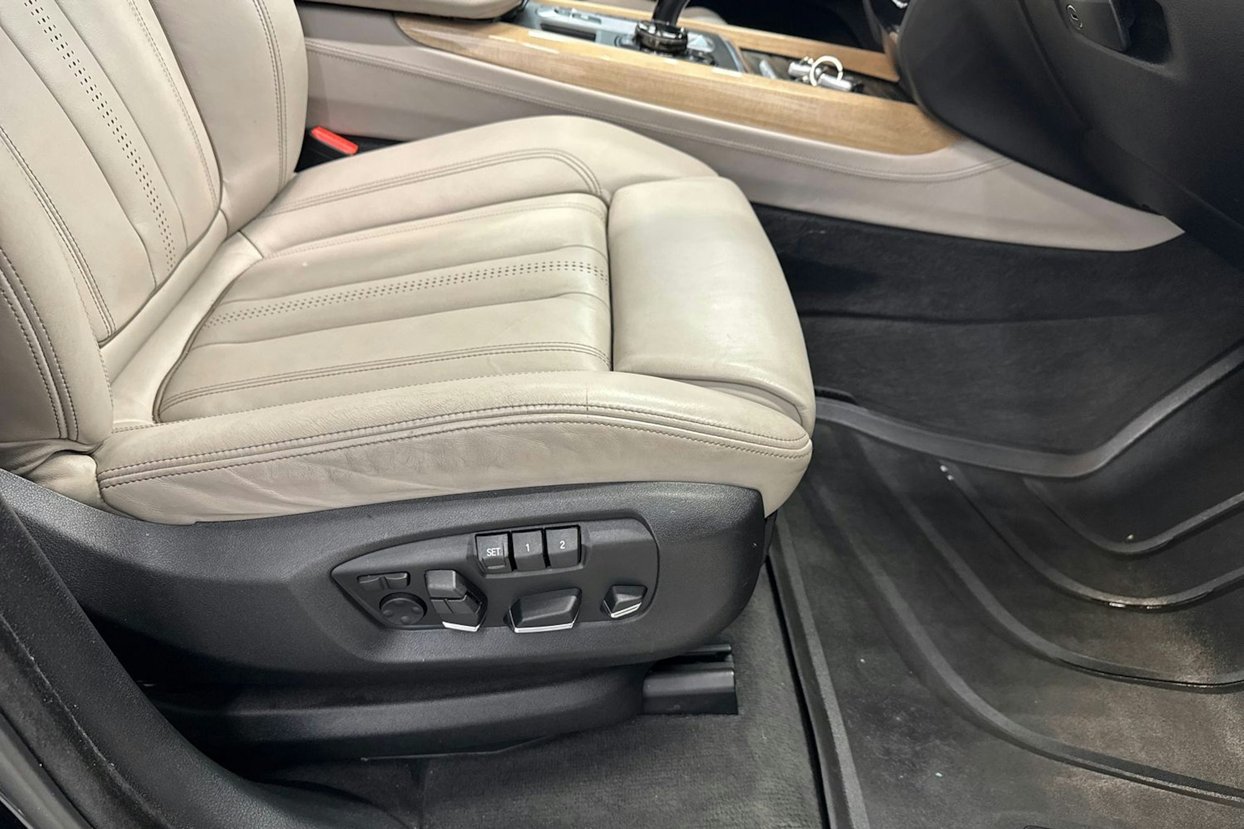 musta BMW X5 2016 kuva 40.