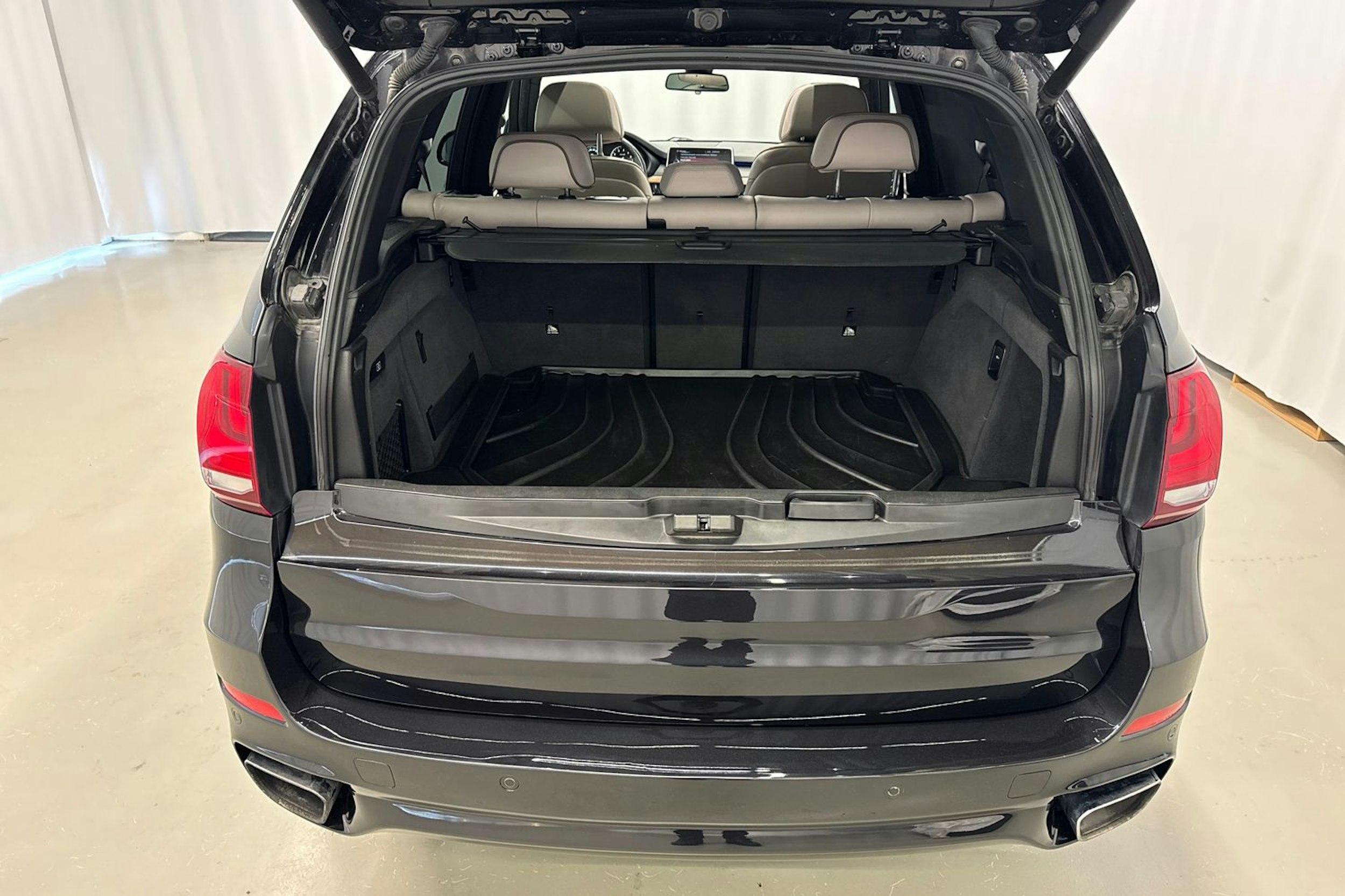 musta BMW X5 2016 kuva 45.