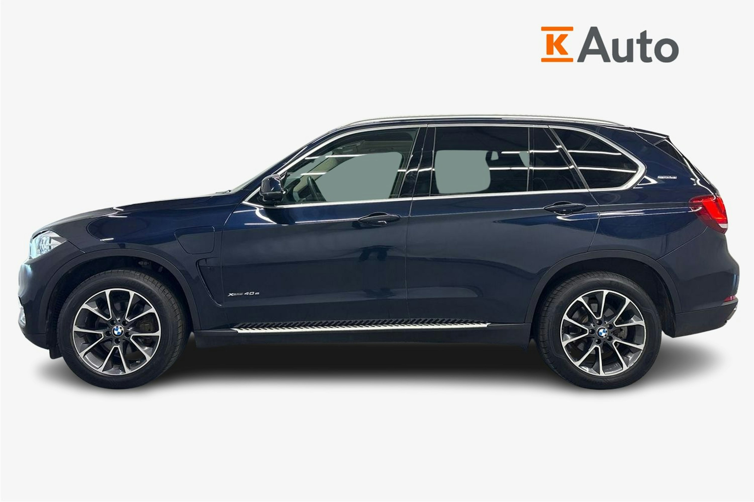 sininen BMW X5 2016 kuva 6.