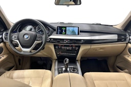 sininen BMW X5 2016 kuva 9.