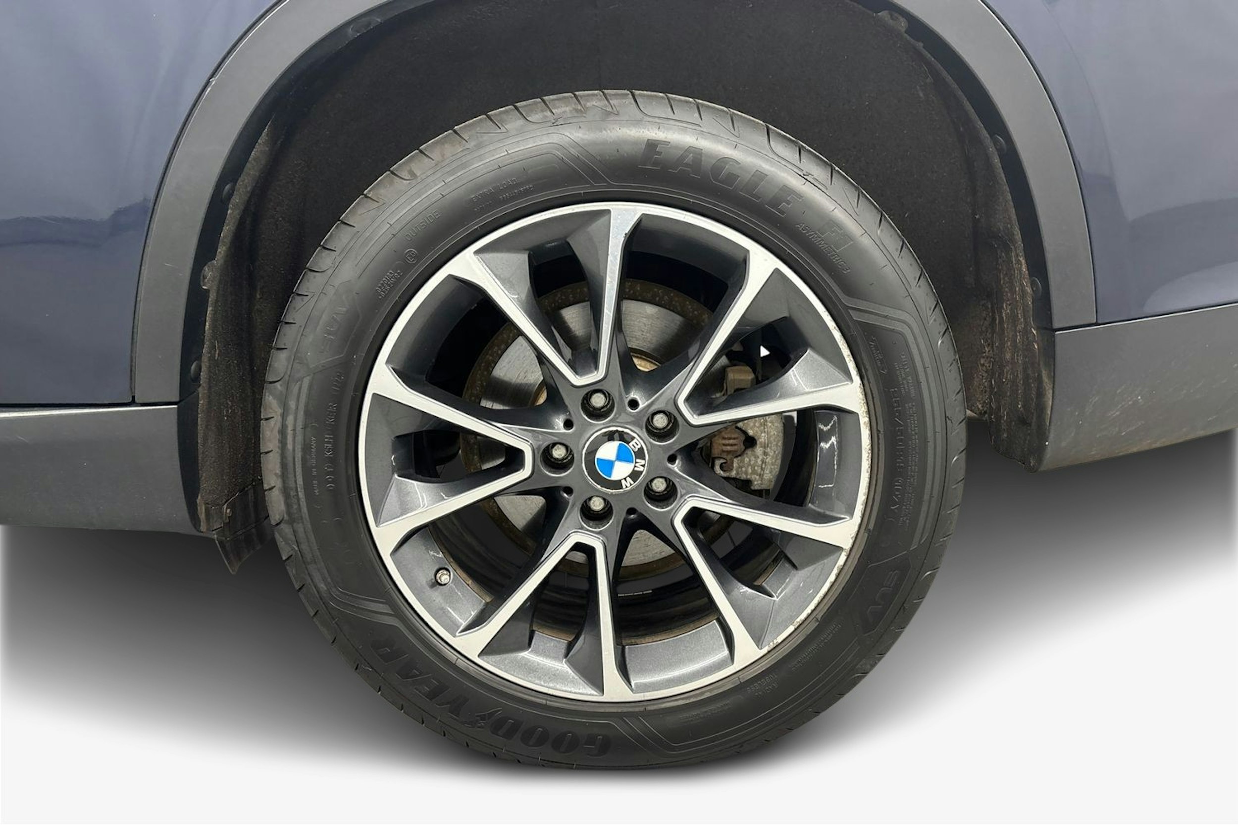 sininen BMW X5 2016 kuva 11.