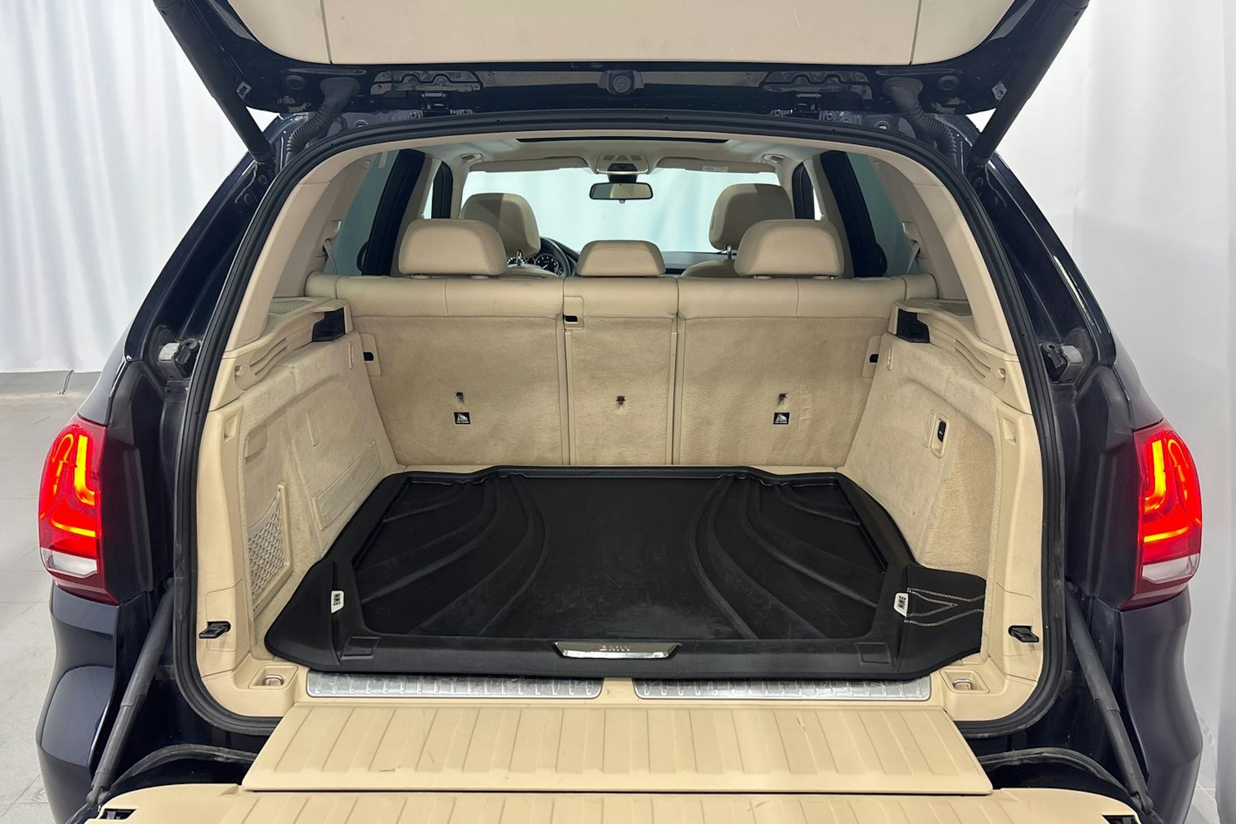sininen BMW X5 2016 kuva 15.