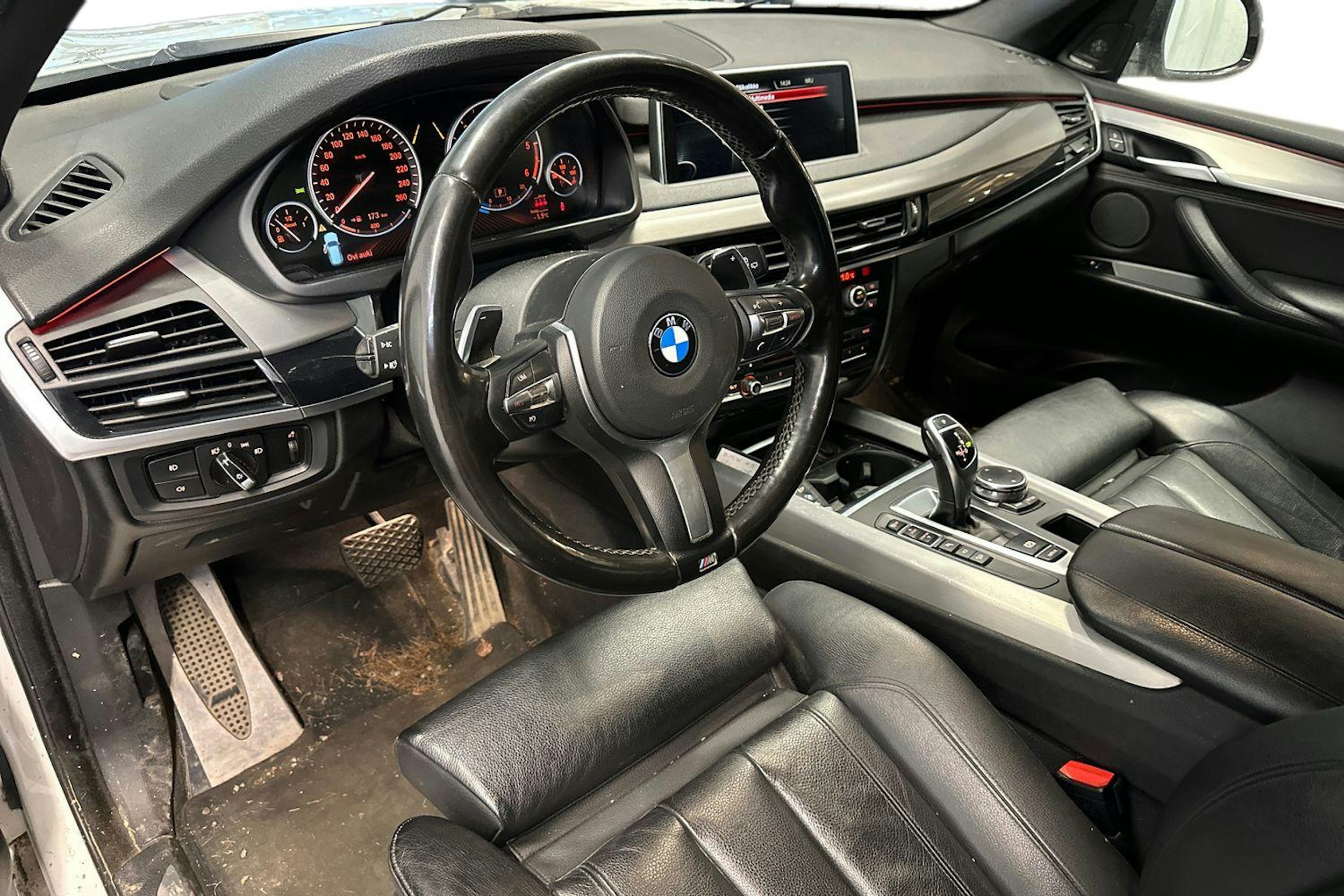 valkoinen BMW X5 2016 kuva 3.