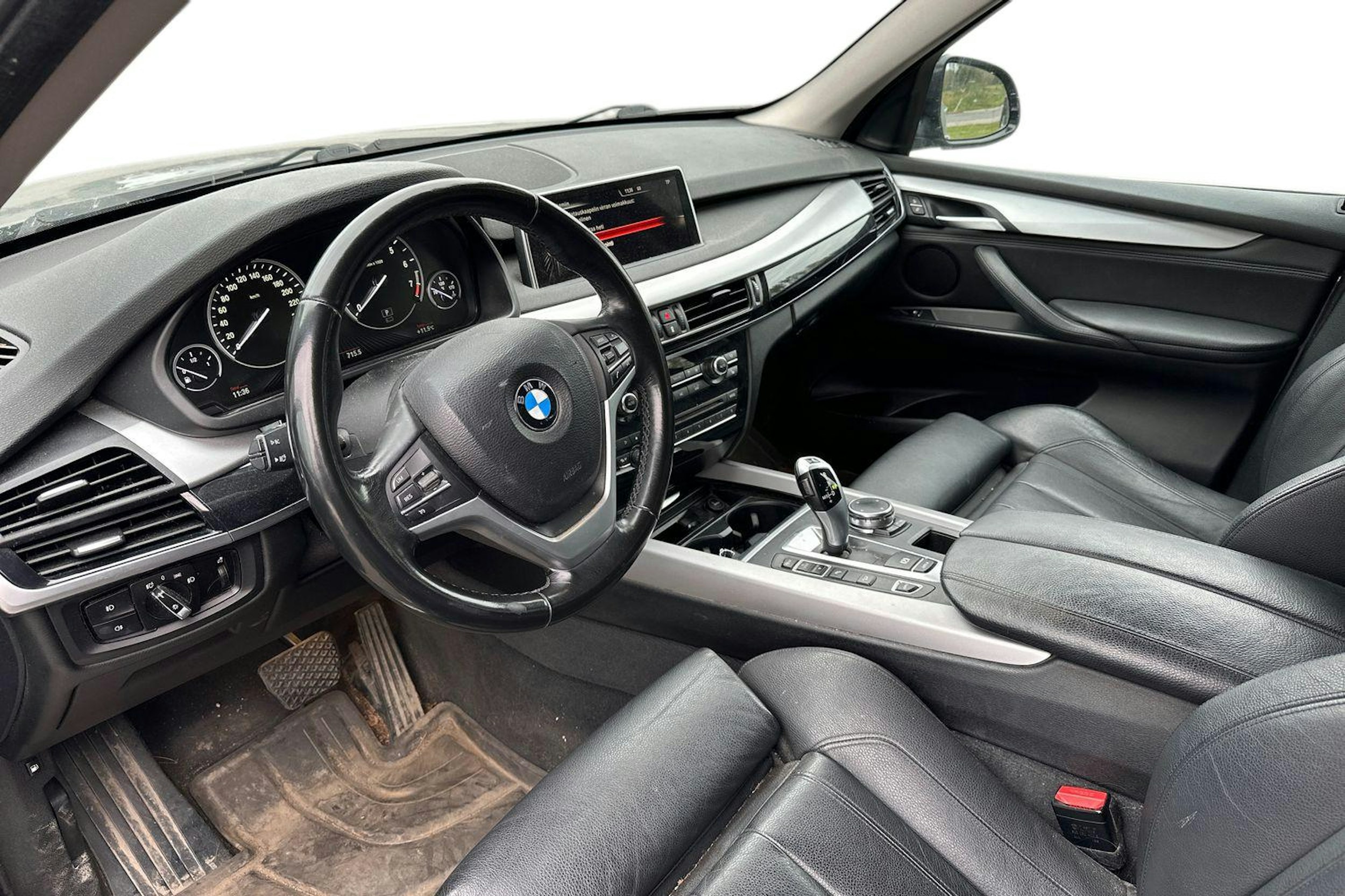 Harmaa BMW X5 2016 kuva 3.