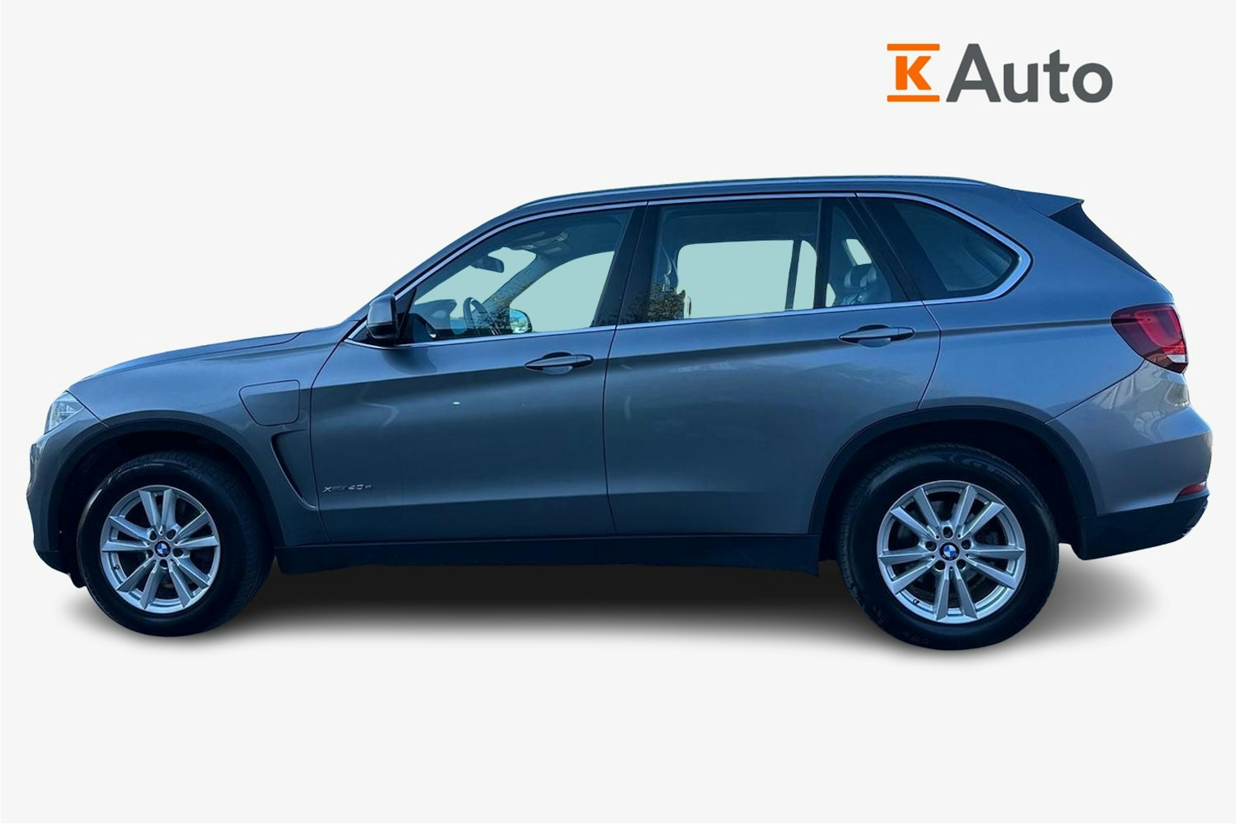 Harmaa BMW X5 2016 kuva 5.