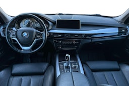 Harmaa BMW X5 2016 kuva 7.