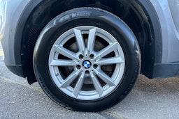 Harmaa BMW X5 2016 kuva 9.