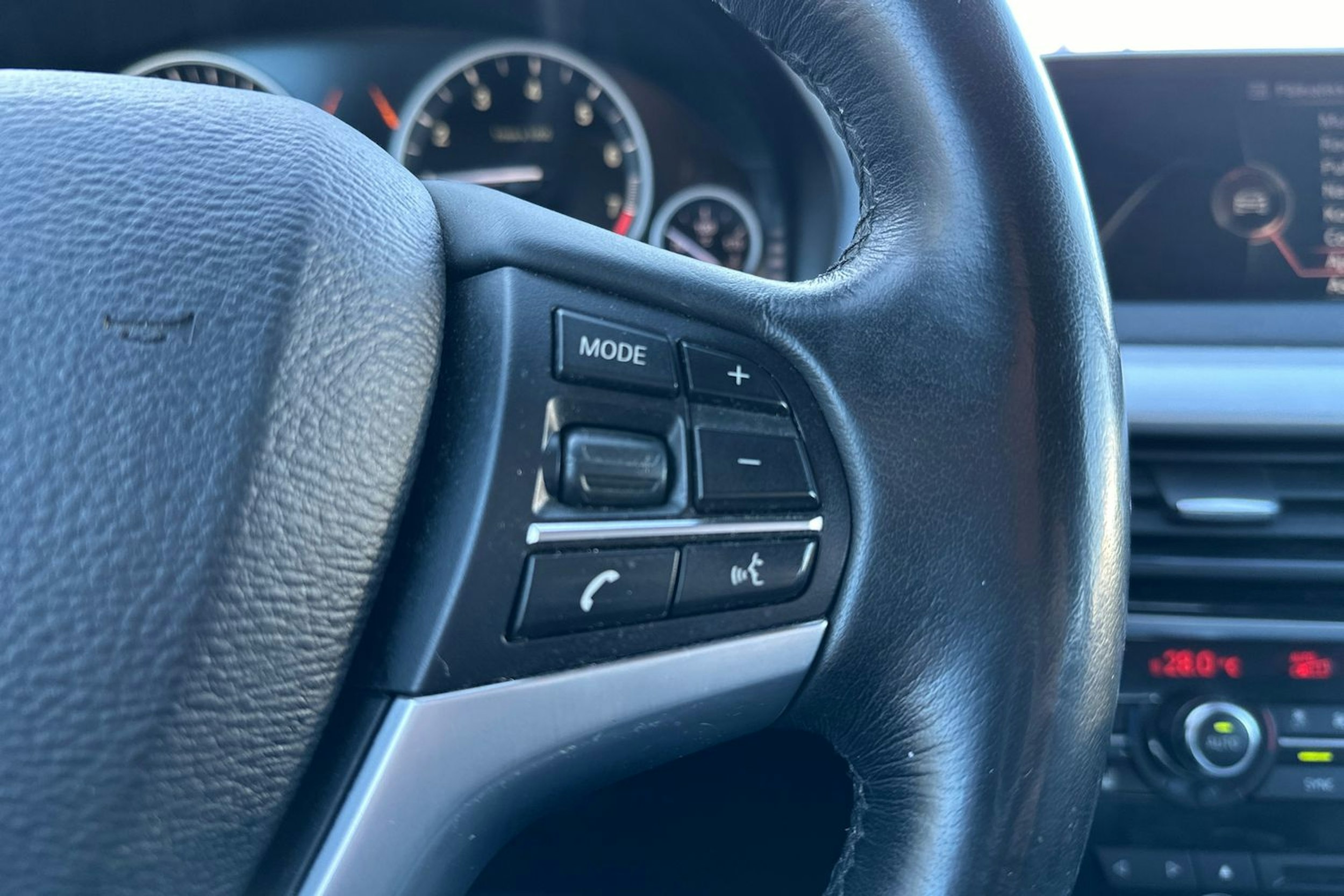 Harmaa BMW X5 2016 kuva 14.