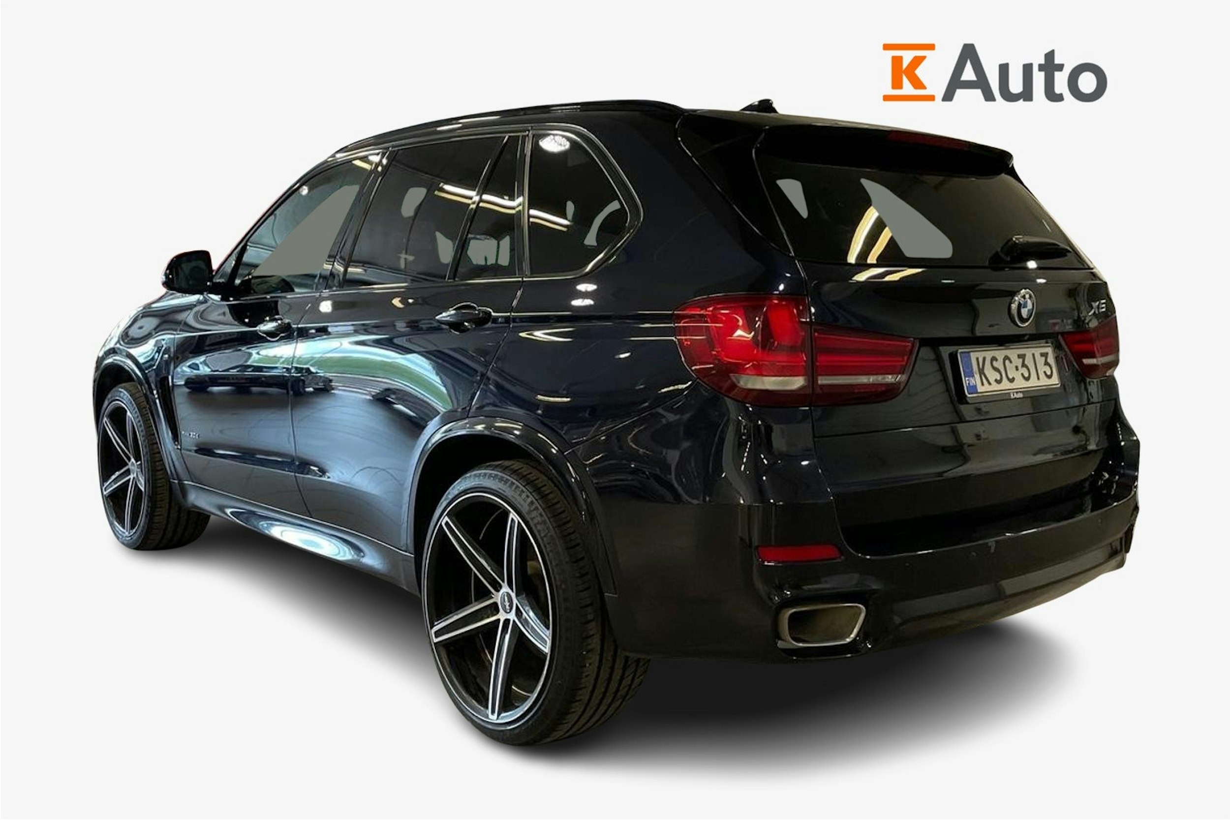 musta BMW X5 2016 kuva 2.
