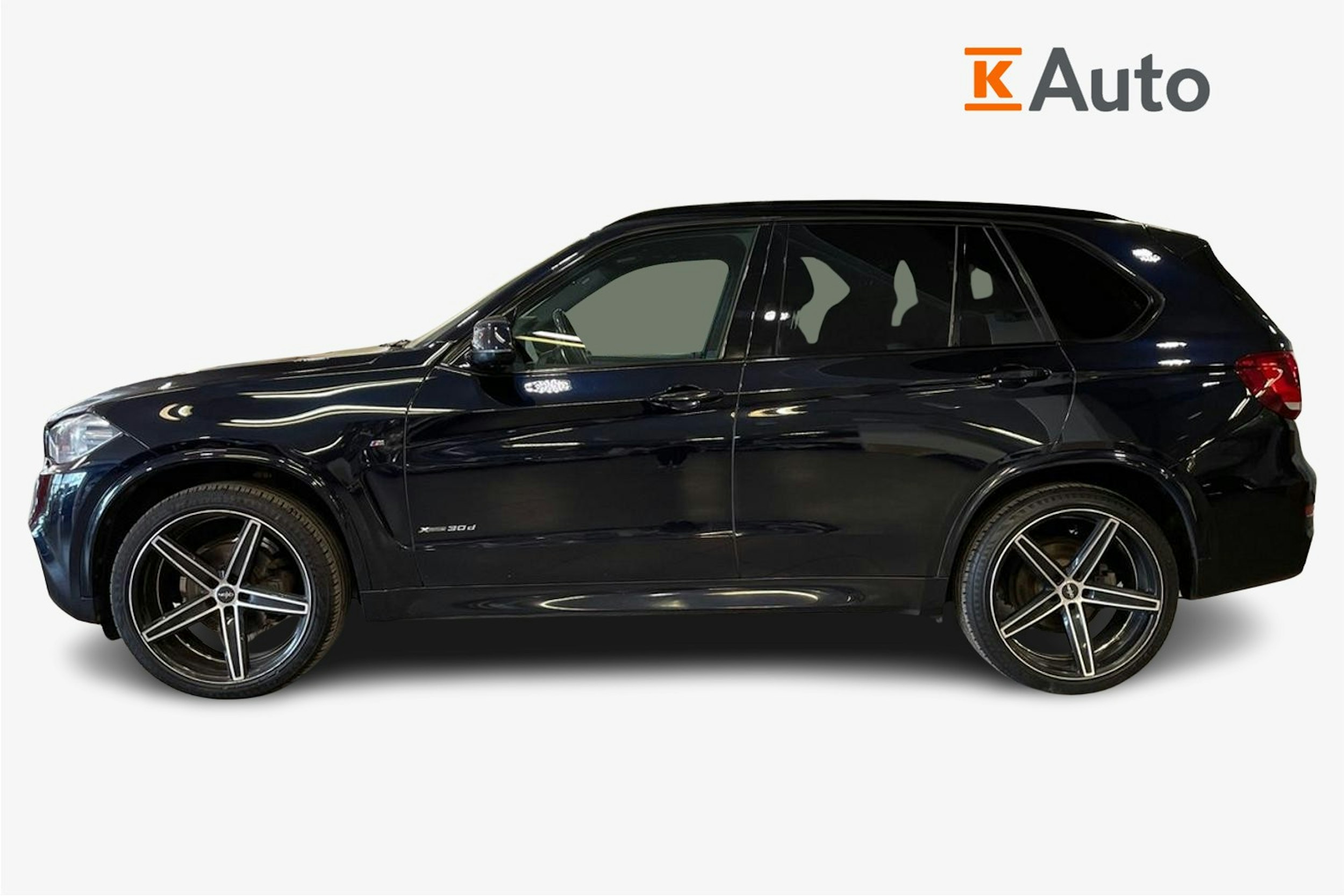 musta BMW X5 2016 kuva 6.