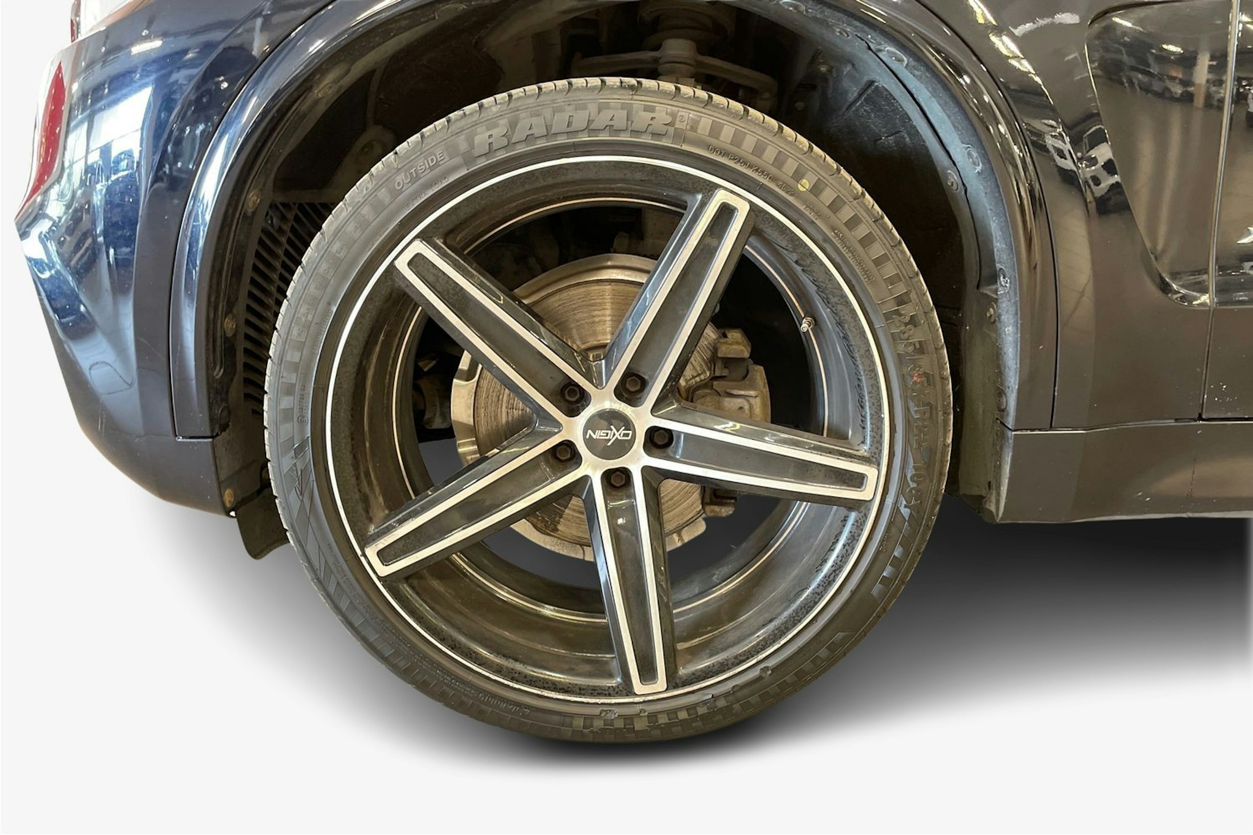 musta BMW X5 2016 kuva 11.