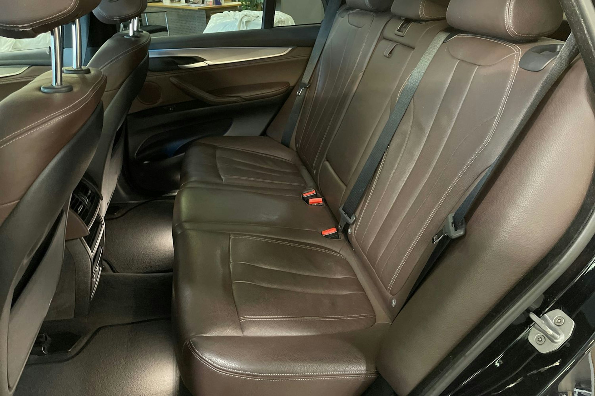 musta BMW X5 2016 kuva 14.