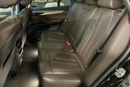 musta BMW X5 2016 kuva 14.
