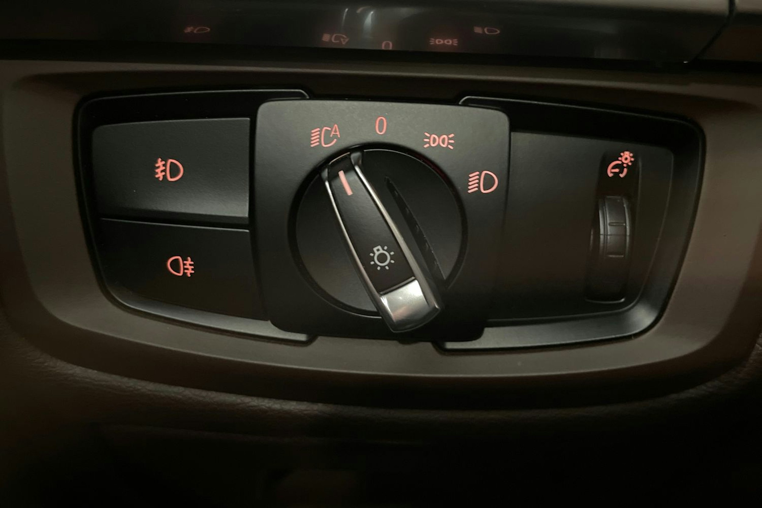 musta BMW X5 2016 kuva 19.
