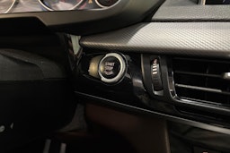 musta BMW X5 2016 kuva 28.