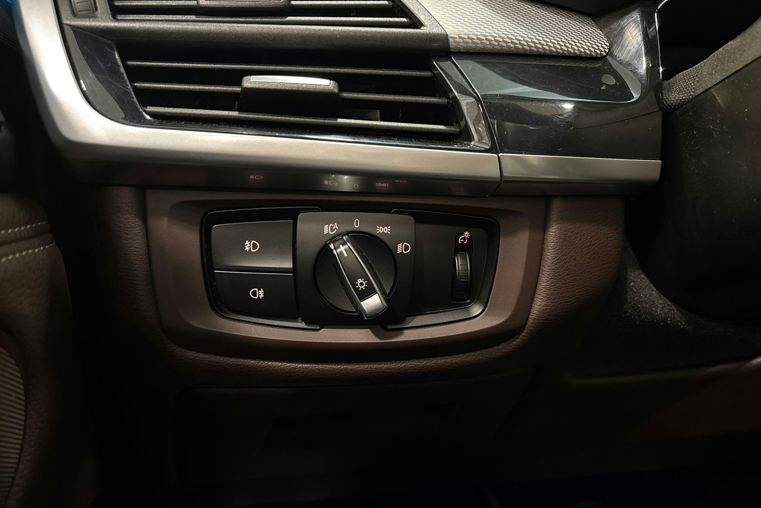 musta BMW X5 2016 kuva 32.