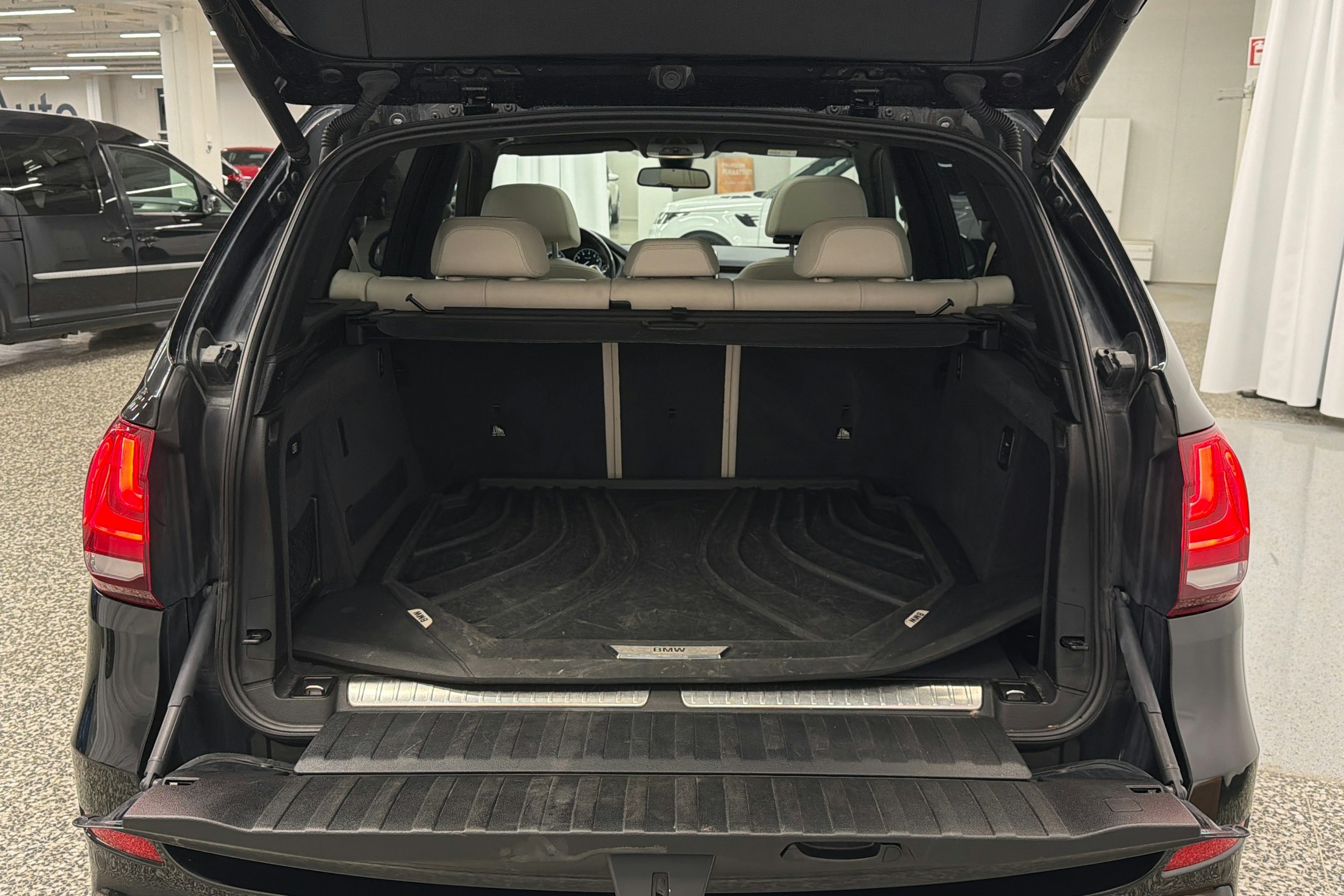 Musta BMW X5 2016 kuva 15.